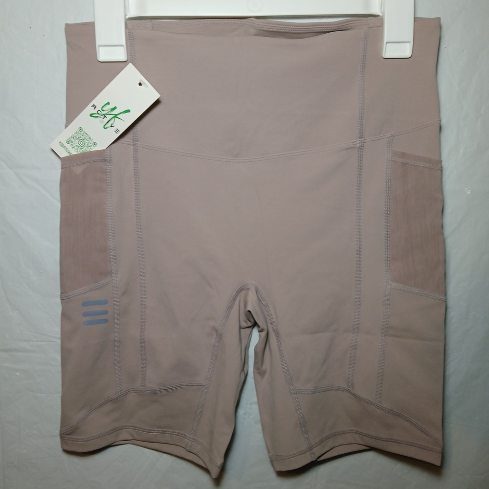 YF Active Size‎ M Women's High Waisted Biker Shorts Plum Color NWT!